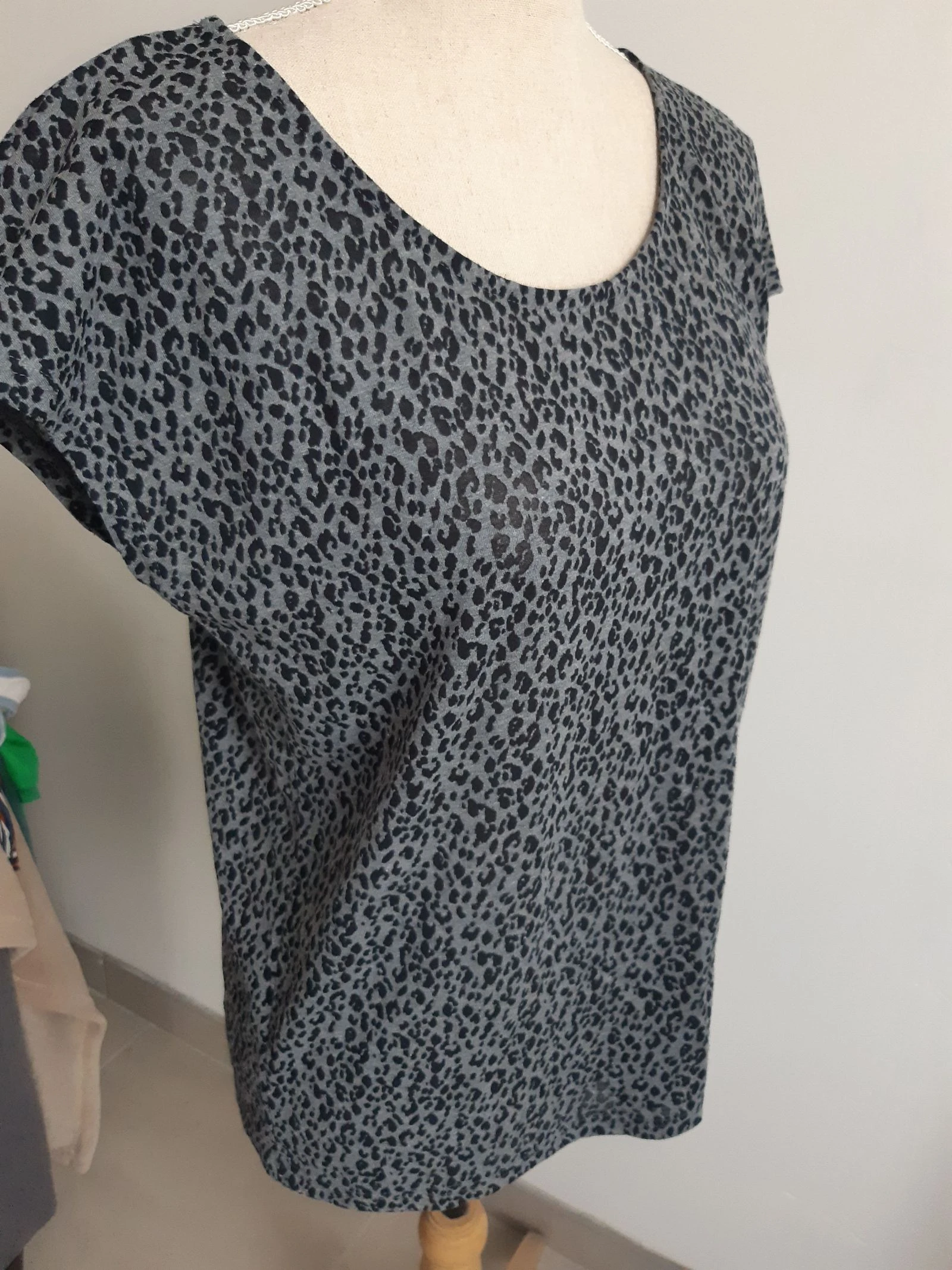 Bonobo Leopard Print T-Shirt Size 38 – photo 3